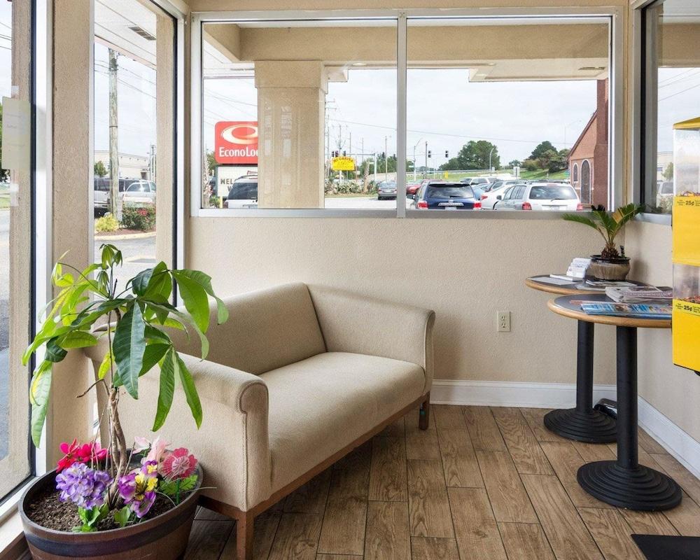 Econo Lodge Town Center Virginia Beach Exterior photo