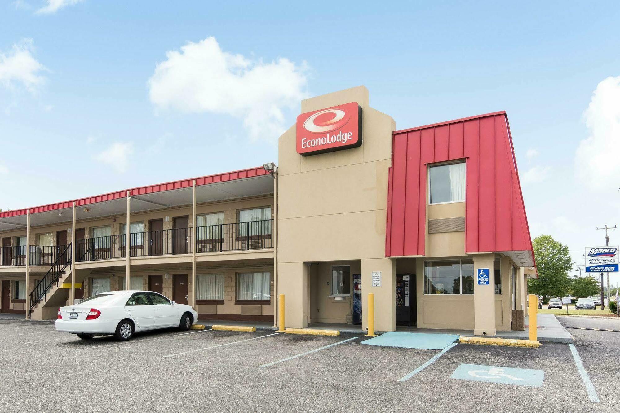 Econo Lodge Town Center Virginia Beach Exterior photo